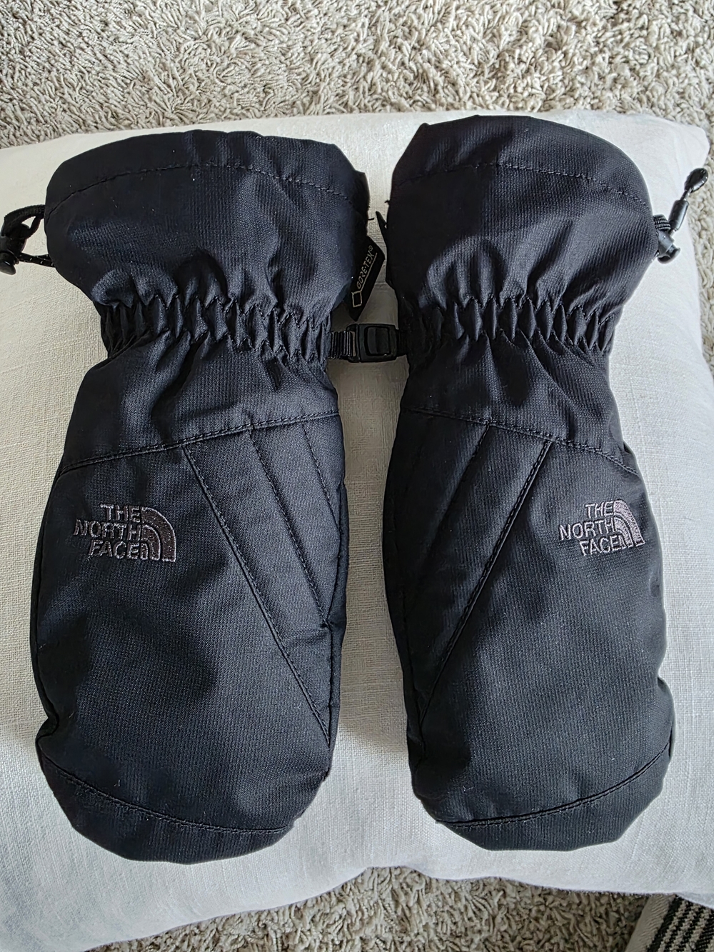 The North Face Kids Black Insulated Mittens